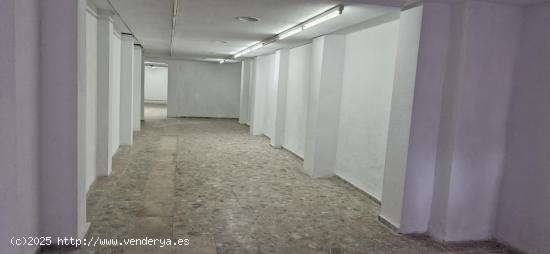 EXELENTE LOCAL COMERCIAL DE 150 M2 CON SALIDA DE HUMO EN DOLORES - ALICANTE