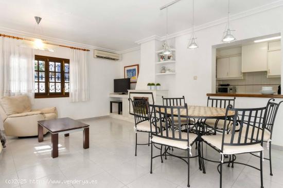 Fatastic Villa Four beds two baths - best location- South facing - Private pool - ALICANTE