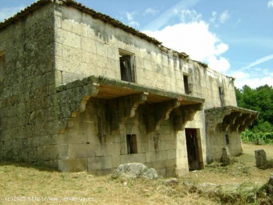 CASA EN CARBALLIÑO - ORENSE