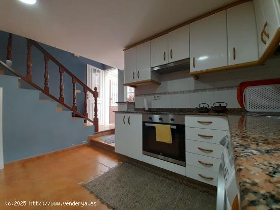 Se vende casa independiente en el centro de Bueu - PONTEVEDRA