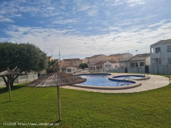  Bungalow de planta baja y alta en residencial - ALICANTE 