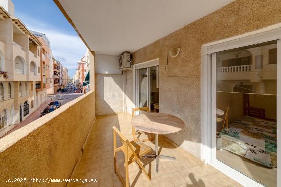 APARTAMENTO EN TORREVIEJA! PLAYA DE LOS LOCOS! 100 M2! A 50M DE LA PLAYA - ALICANTE