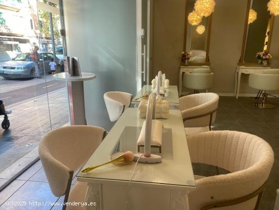 Alquiler de Puestos de Trabajo para Manicurista en Centro de Estética en Arxiduc, Palma de Mallorca