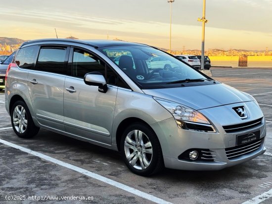  Peugeot 5008 2.0 HDI 150cv con 7 PLAZAS! - El Prat de Llobregat 