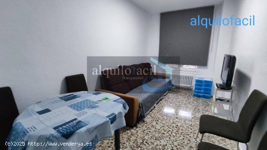 SE VENDE PISO PARA ESTUDIANTES DE 4 HABITACIONES POR 1200 todo incluido