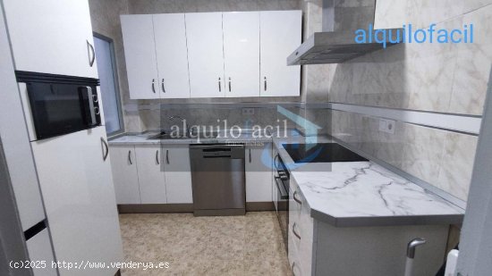 SE VENDE PISO PARA ESTUDIANTES DE 4 HABITACIONES POR 1200 todo incluido