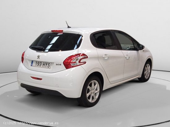 Peugeot 208 Style - Pamplona