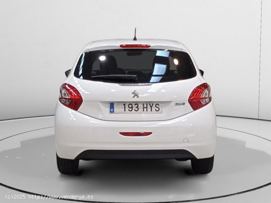 Peugeot 208 Style - Pamplona