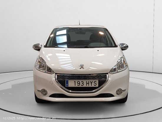 Peugeot 208 Style - Pamplona