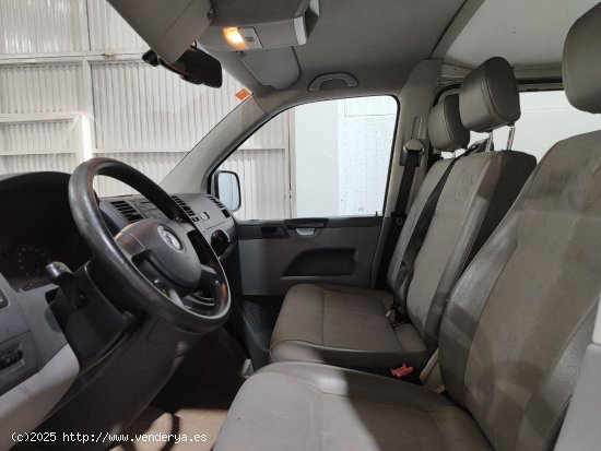 Volkswagen Transporter Kombi Largo T.Normal 2.0 TDI 102cv 2.8T CAMPER HOMOLOGADA - Gelves