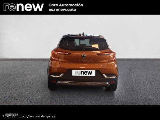 Renault Captur ZEN E-TECH 160CV HIBRIDO ENCHUFABLE de 2021 con 24.000 Km por 22.500 EUR. en Madrid