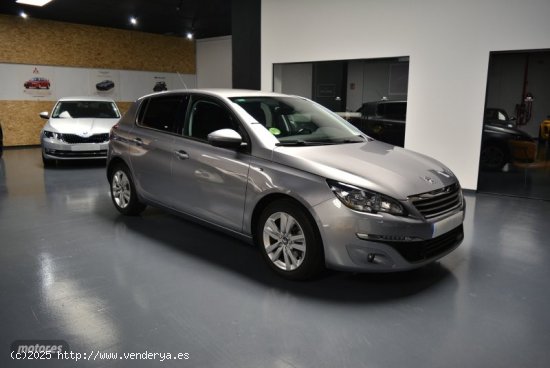 Peugeot 308 1.6 BlueHDi Style 120 de 2017 con 128.000 Km por 10.490 EUR. en Madrid