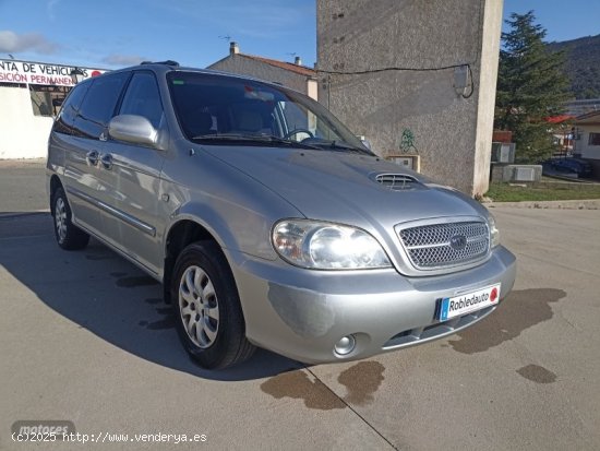 Kia Carnival 2..9 de 2004 con 135.383 Km por 3.950 EUR. en Madrid