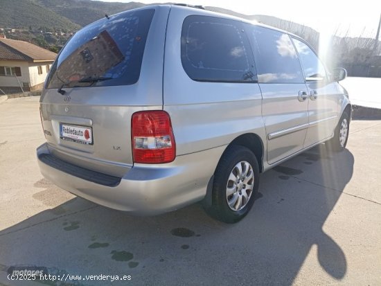 Kia Carnival 2..9 de 2004 con 135.383 Km por 3.950 EUR. en Madrid