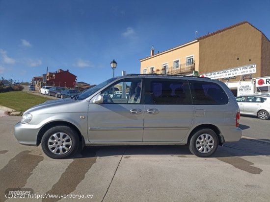 Kia Carnival 2..9 de 2004 con 135.383 Km por 3.950 EUR. en Madrid