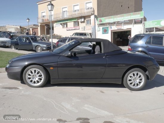 Alfa Romeo Spider 2.0 JTS 16v de 2004 con 111.656 Km por 8.200 EUR. en Madrid