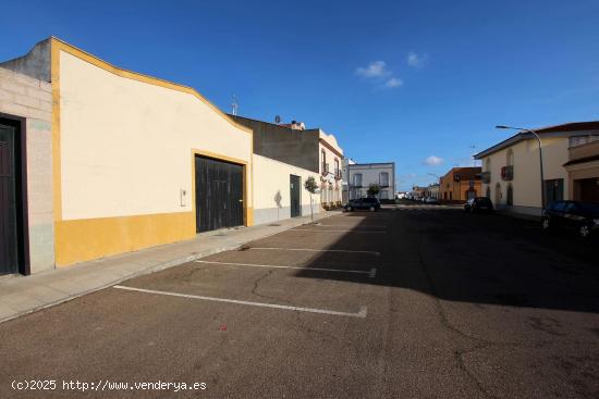 Nave industrial, totalmente diáfana - BADAJOZ