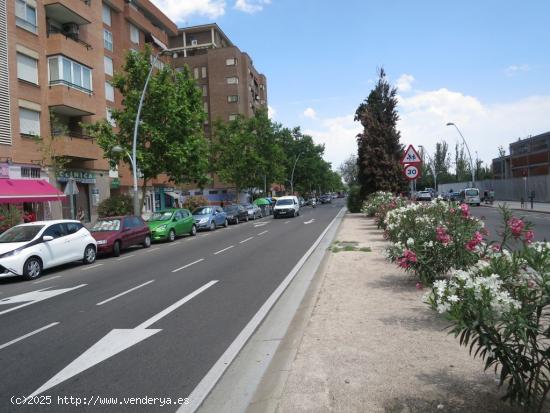 Venta local Puerta Sancho - ZARAGOZA