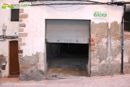 LOCAL COMERCIAL (DE UNOS 100 M2) CON JARDÍN (DE UNOS 40 M2) EN EL CENTRO DE VALLS. - TARRAGONA