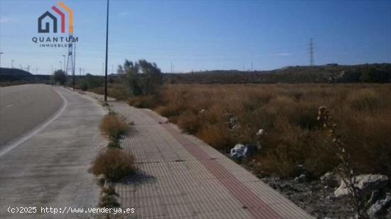 SOLAR EN EMPRESARIUM - ZARAGOZA