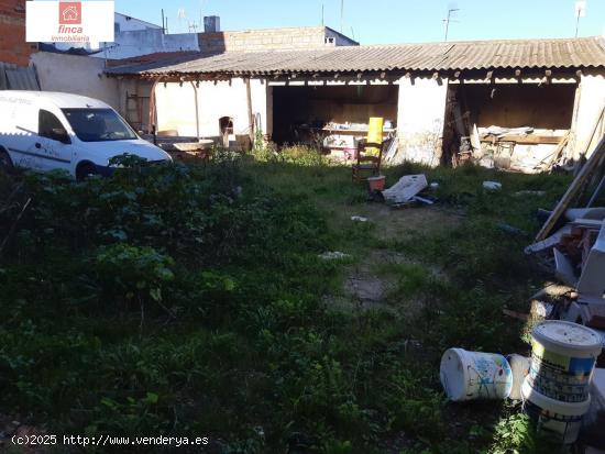 VENTA EN MONTIJO, SOLAR URBANO, AMPLIO IDEAL PARA HACERTE TU VIVIENDA - BADAJOZ