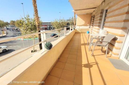  Apartamento muy céntrico con terraza, esquina, aire acondicionado, piscina, aparcamiento privado. - 