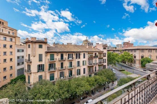 Ático exclusivo con terraza impresionante y parking en Via Roma, Palma - BALEARES