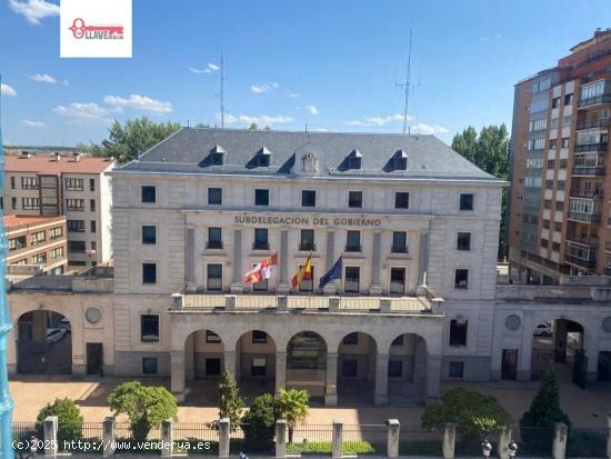  En Burgos. Frente a la subdelegación del gobierno). Se alquila la oficina más exclusiva de la ciud 