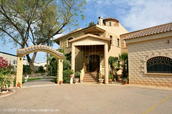 Villa en venta en Crevillent (Alicante)