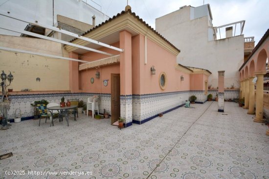 Villa en venta en Guardamar del Segura (Alicante)