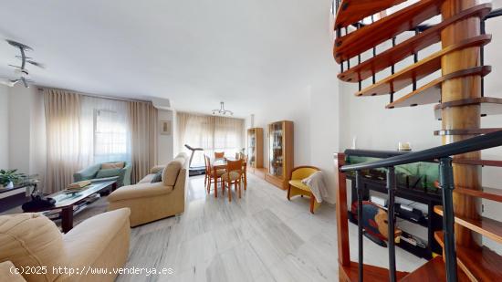 Eleva tu estilo de vida en este impresionante dúplex de 4 dormitorios y 3 baños - BADAJOZ