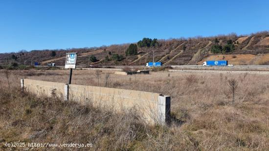 SOLAR EN VENTA EN ALMAZCARA - LEON