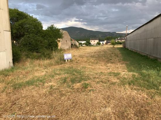 SE VENDE SOLAR DE 3300 M2 CON UNA CONSTRUCCION DE 70 M2 EN ALMAZCARA - LEON