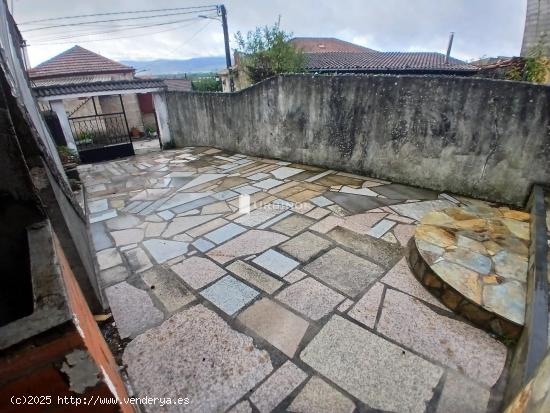 CASA para DOS VIVIENDAS, todos los Servicios. A 5 km. de XINZO. - ORENSE