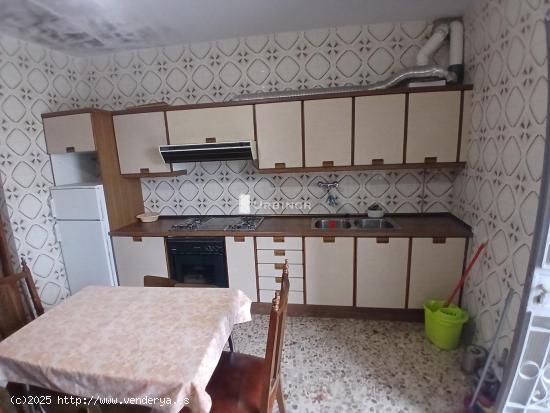 CASA para DOS VIVIENDAS, todos los Servicios. A 5 km. de XINZO. - ORENSE