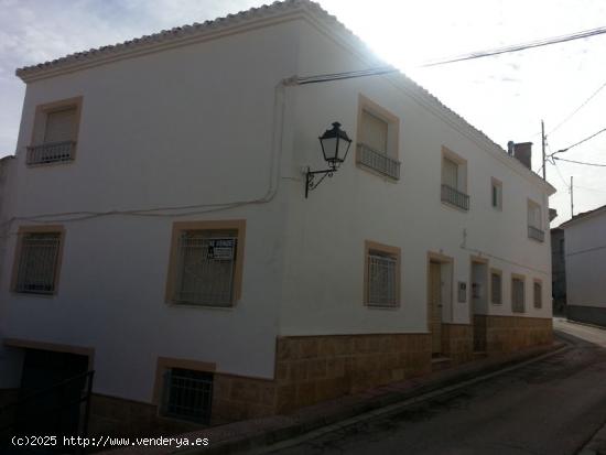  Se Vende en Higueruela - ALBACETE 