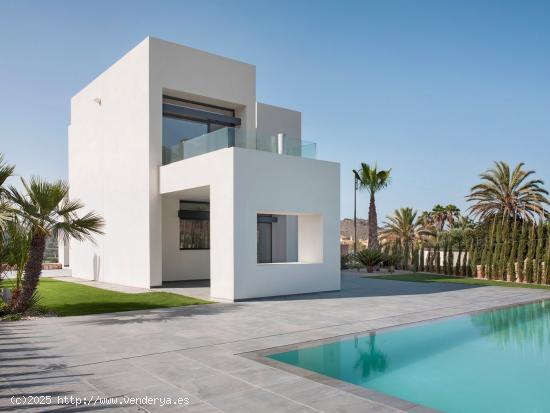  Moderno y contemporaneo chalet en La Manga Club de nueva construcción - MURCIA 