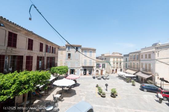 Impresionante casa en la plaza de Sineu - BALEARES