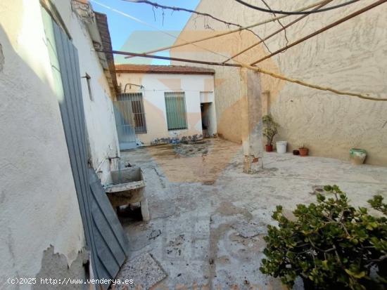 SE VENDE CASA EN EL BARRIO SAN ANTONIO DE MOLINA DE SEGURA - MURCIA