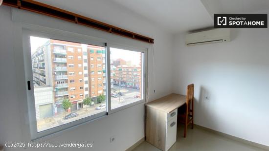 Se alquila habitación grande en apartamento de 4 dormitorios, Campanar, Valencia - VALENCIA