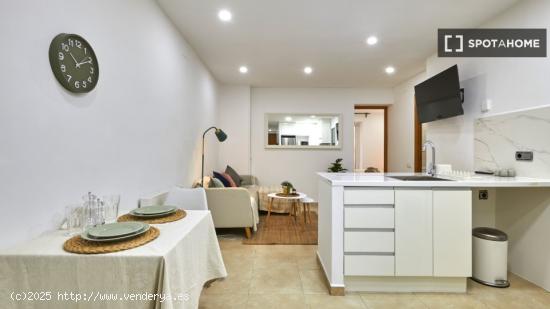 Apartamento entero de 2 dormitorios en Barcelona. - BARCELONA