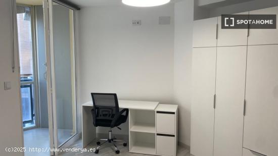 Habitación en piso compartido en Alicante (Alacant) - ALICANTE