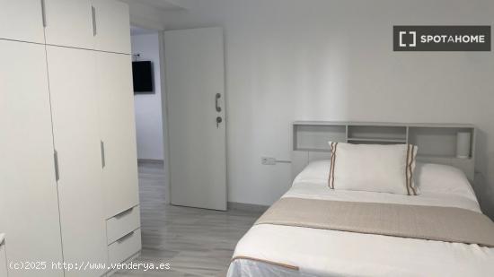 Habitación en piso compartido en Alicante (Alacant) - ALICANTE