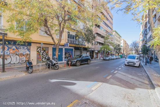 ESTUPENDA VIVIENDA EN VENTA EN MELCHOR ALMAGRO - GRANADA