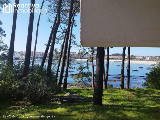 Espectacular chalet unifamiliar con finca, al borde del mar - PONTEVEDRA