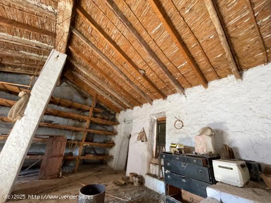 Fachada reformada el resto lo pones tú - VALENCIA