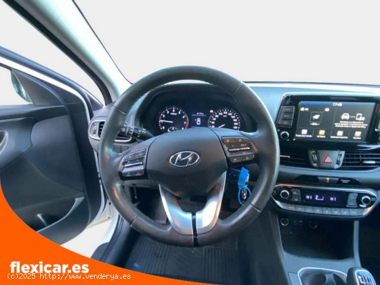 Hyundai i30 1.0 TGDI Essence Fastback - Puebla de Sancho Pérez