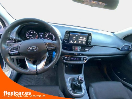 Hyundai i30 1.0 TGDI Essence Fastback - Puebla de Sancho Pérez