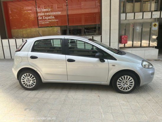 Fiat Punto 1.4 8v Lounge 77 CV Gasolina S&S - Barcelona