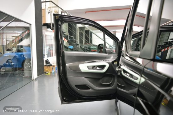 Citroen Berlingo BlueHDi 130 S&S Talla XL Shine 96 kW (130 CV) de 2021 con 117.000 Km por 20.200 EUR